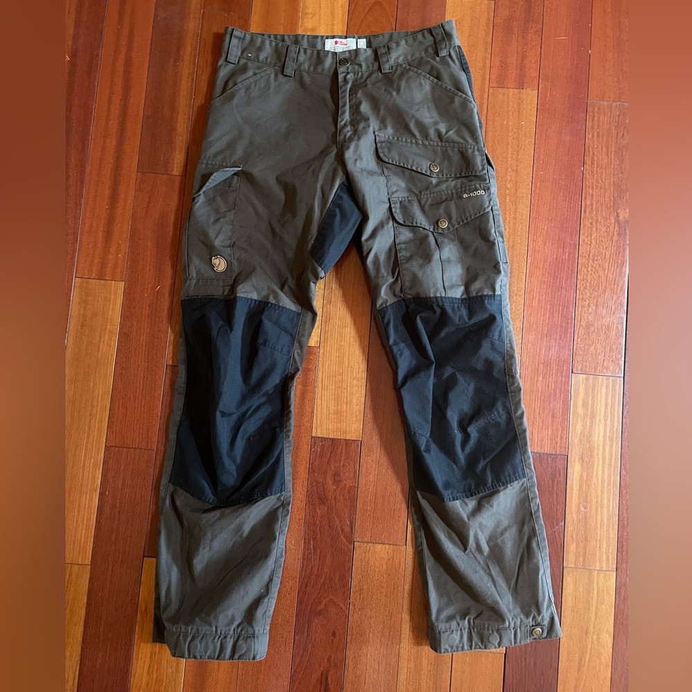 Fjallraven Two-Tone Black and Olive Green Men's Outdoor Pants
